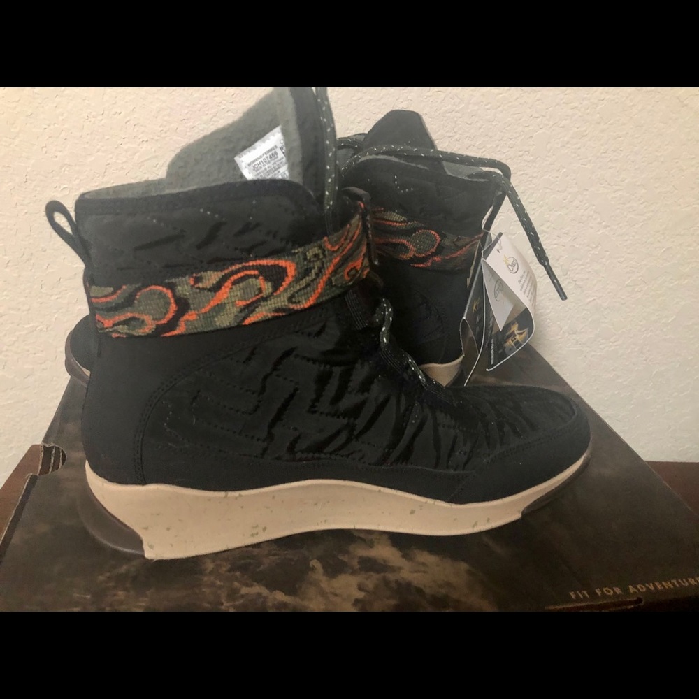 NIB Chaco Borealis Quilt Black, Size 9.5